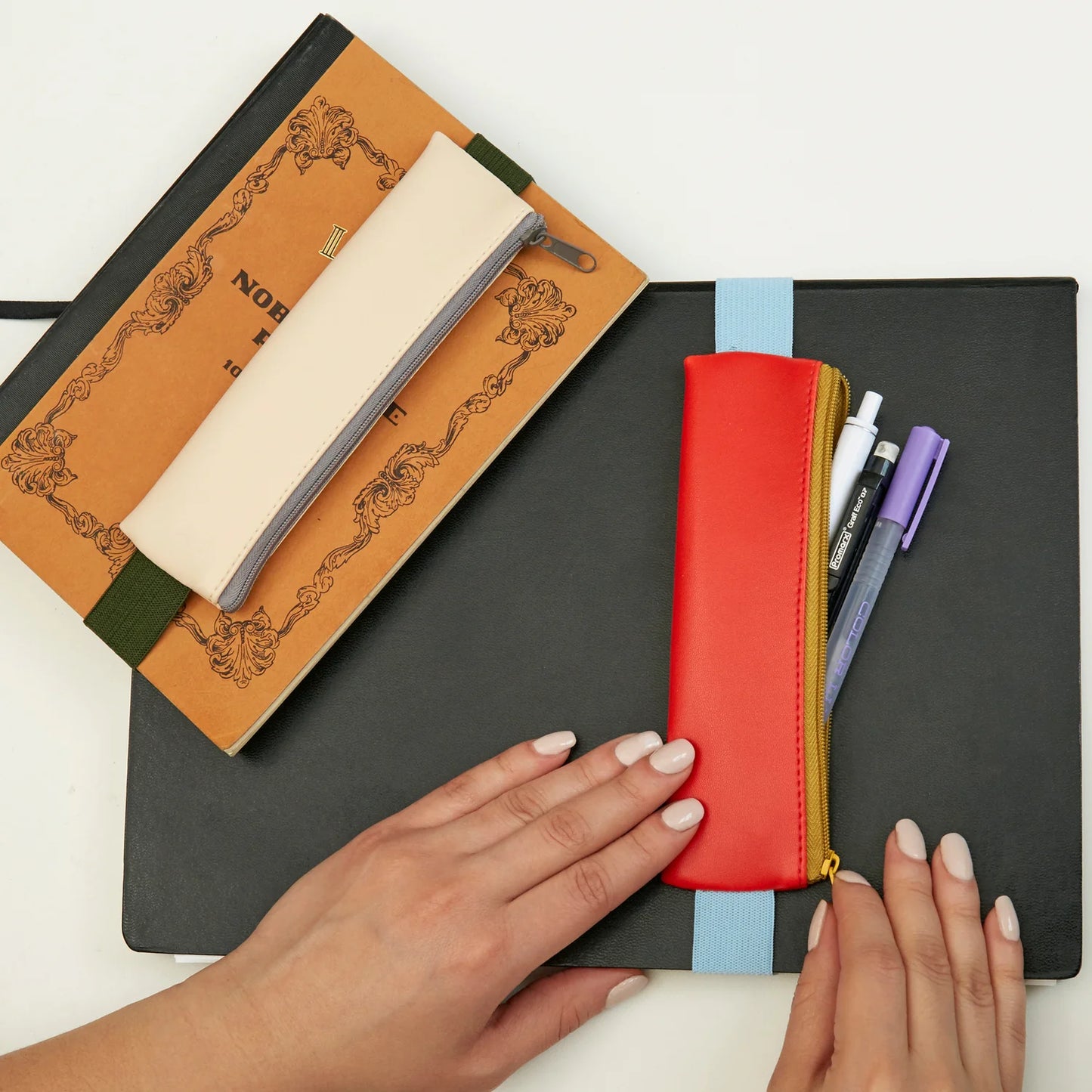 Trousse à stylos - grise